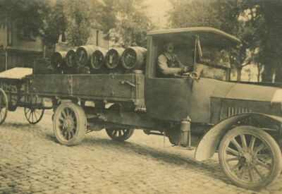 Lastwagen der Brauerei Locher Bild von 1920